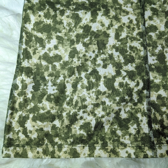 NWT North Face V Neck T-Shirt - Picture 11 of 11